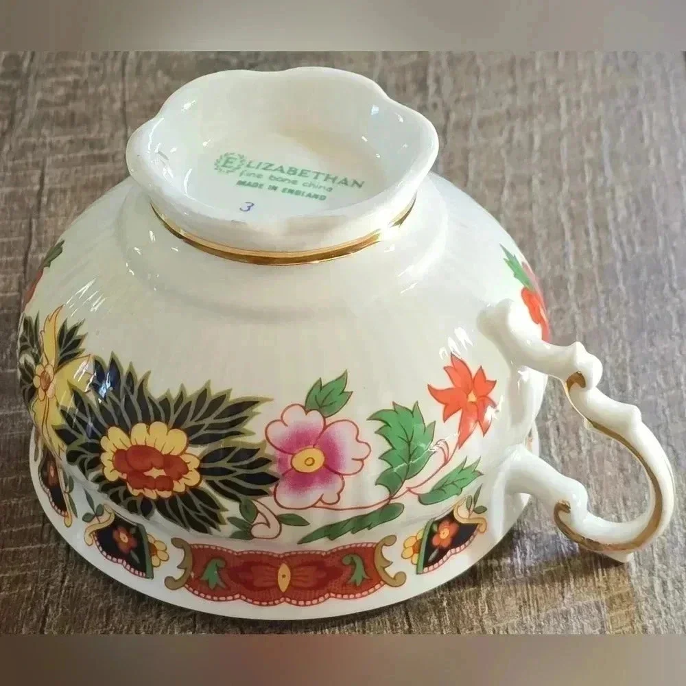 Vintage Oriental Elizabethan Fine Bone China Teacup & Saucer England Imari Style